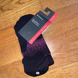 Lululemon tab sock